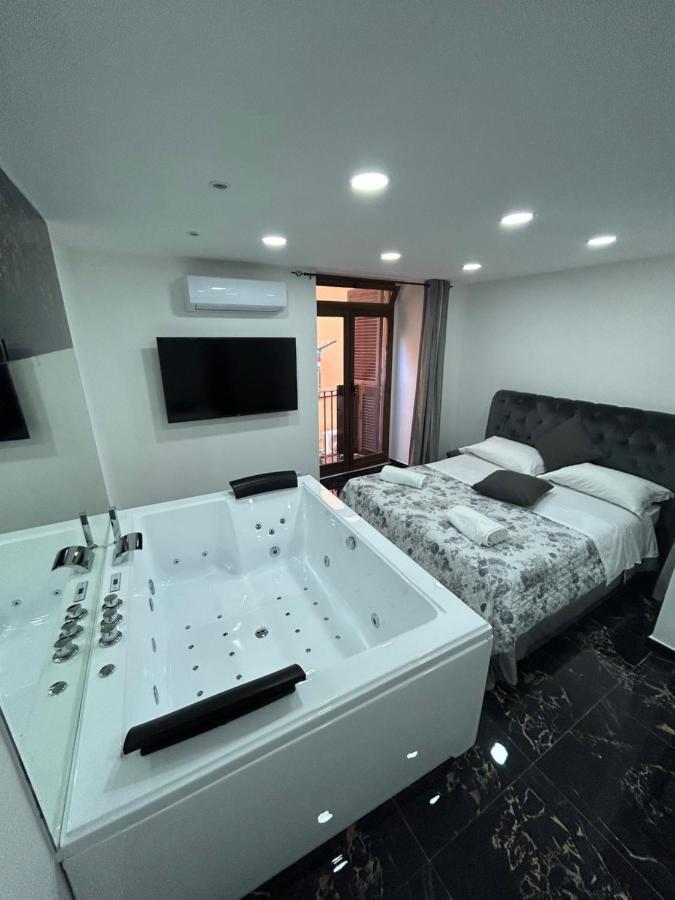 Giovanni Luxury Suites Nápoles Exterior foto